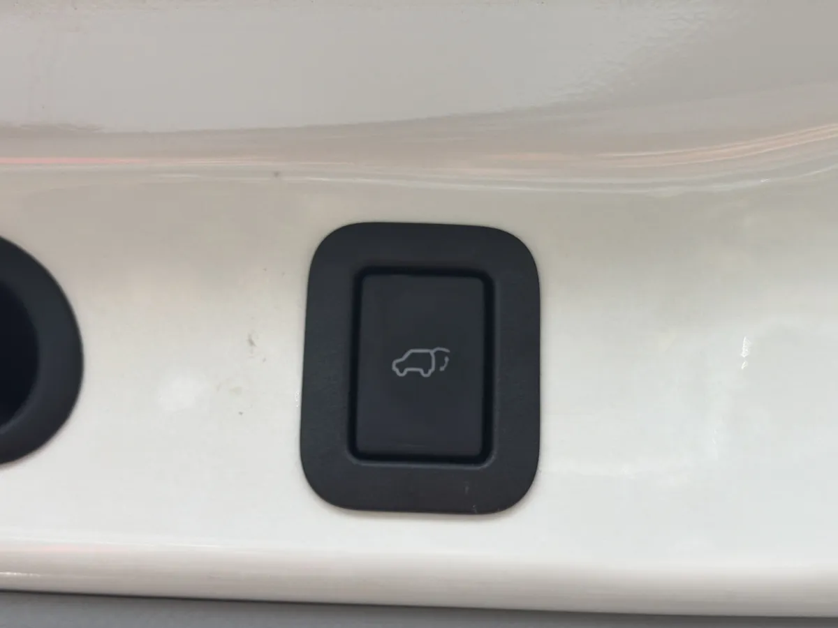 2015 Toyota Highlander XLE thumbnail 28