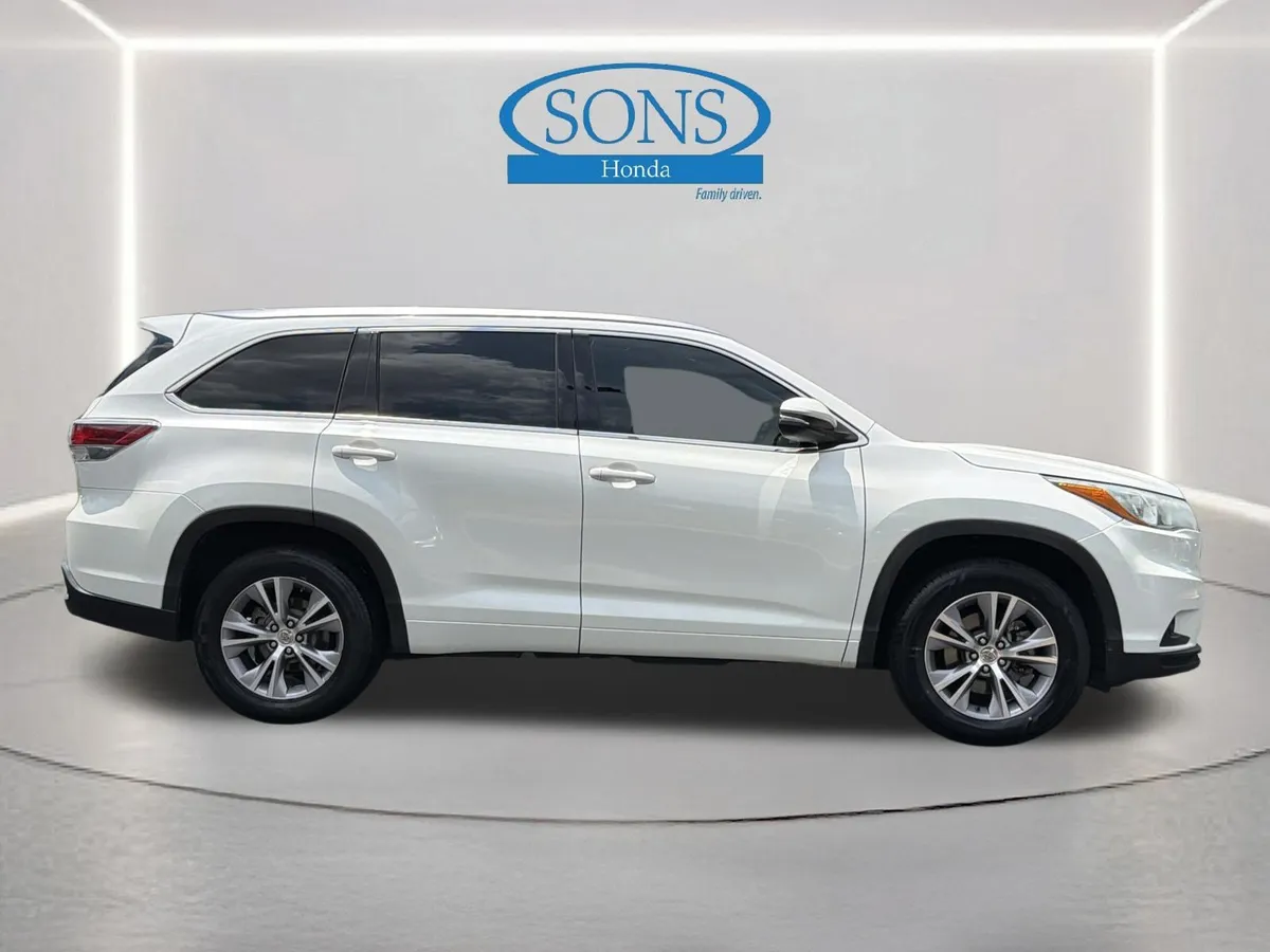 2015 Toyota Highlander XLE thumbnail 30