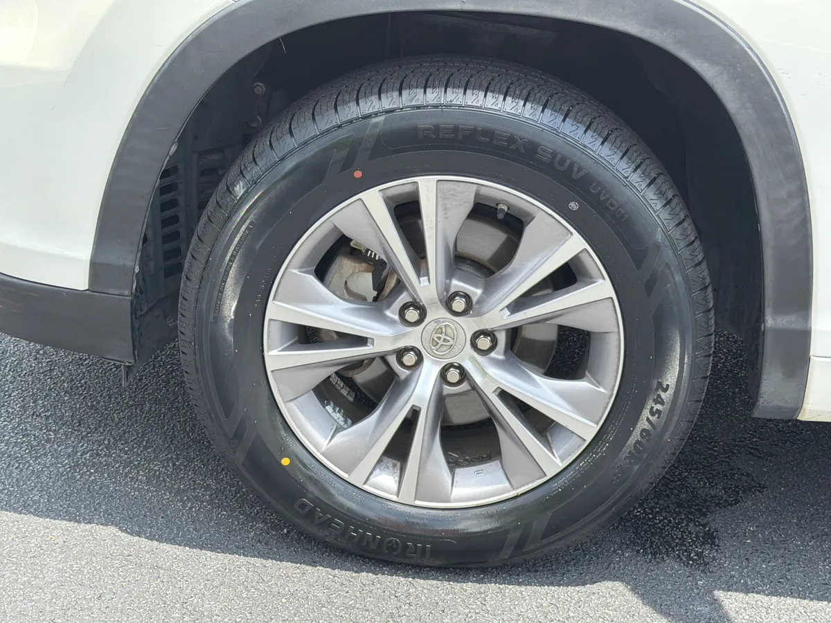 2015 Toyota Highlander XLE thumbnail 32