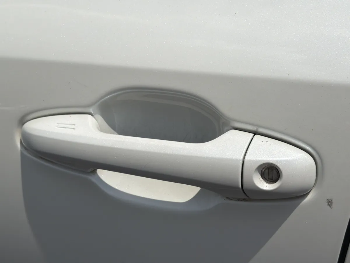 2015 Toyota Highlander XLE thumbnail 34