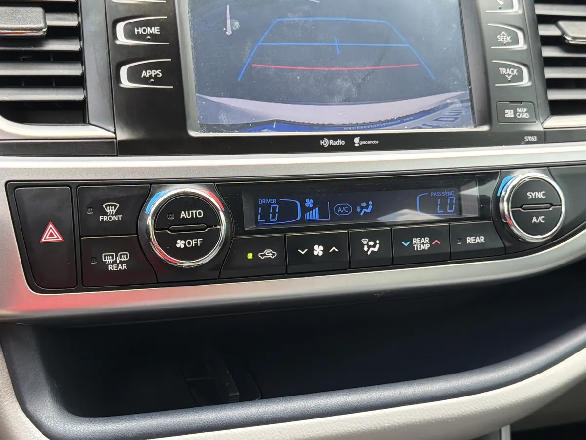 2015 Toyota Highlander XLE thumbnail 7