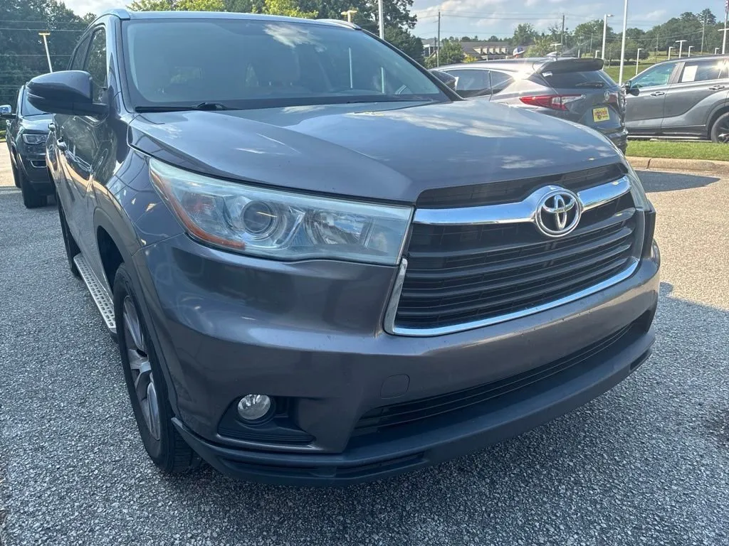 2015 Toyota Highlander XLE V6 thumbnail 4