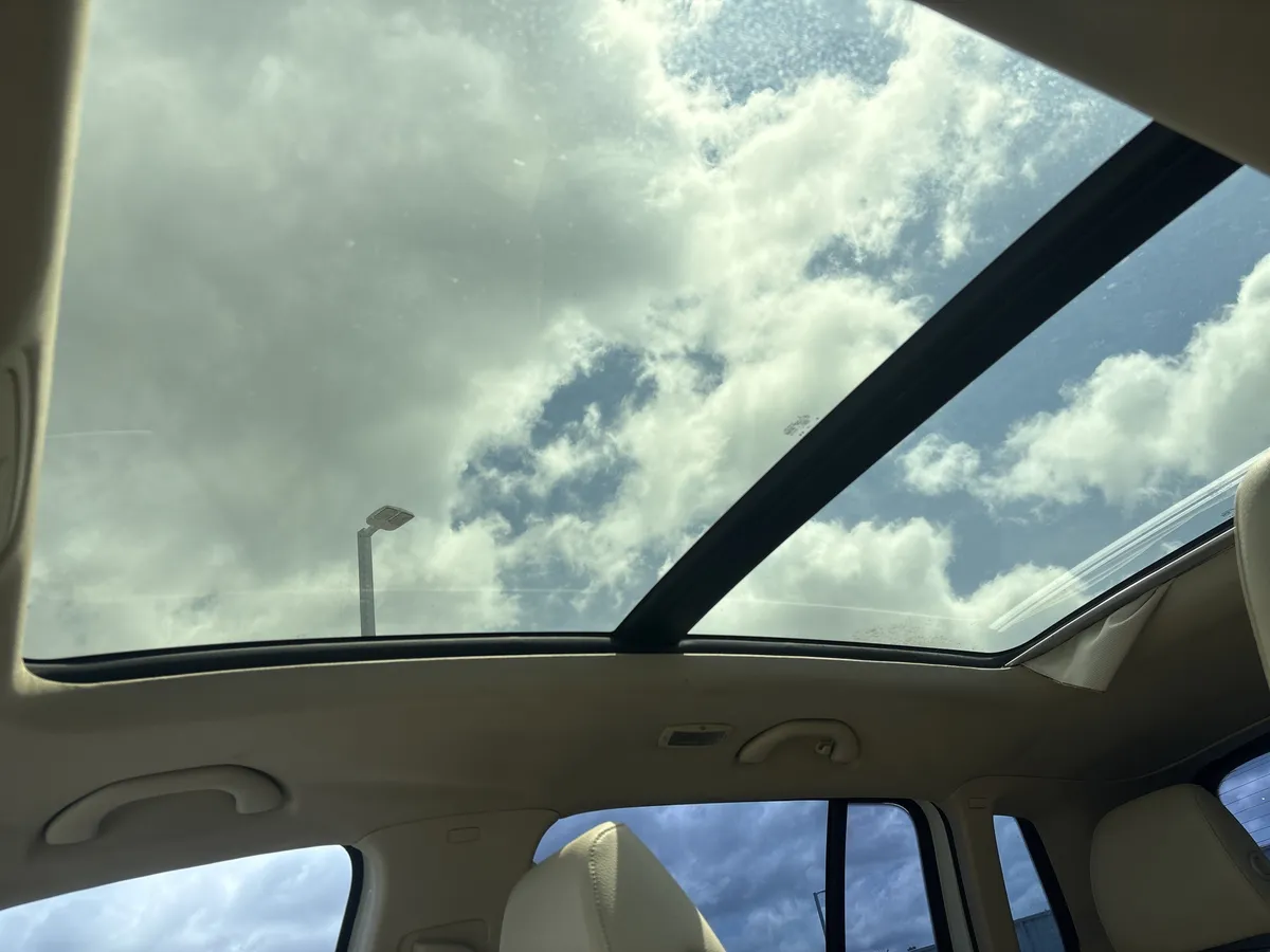 2015 Volkswagen Tiguan SEL thumbnail 11
