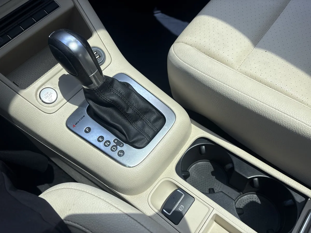 2015 Volkswagen Tiguan SEL thumbnail 15