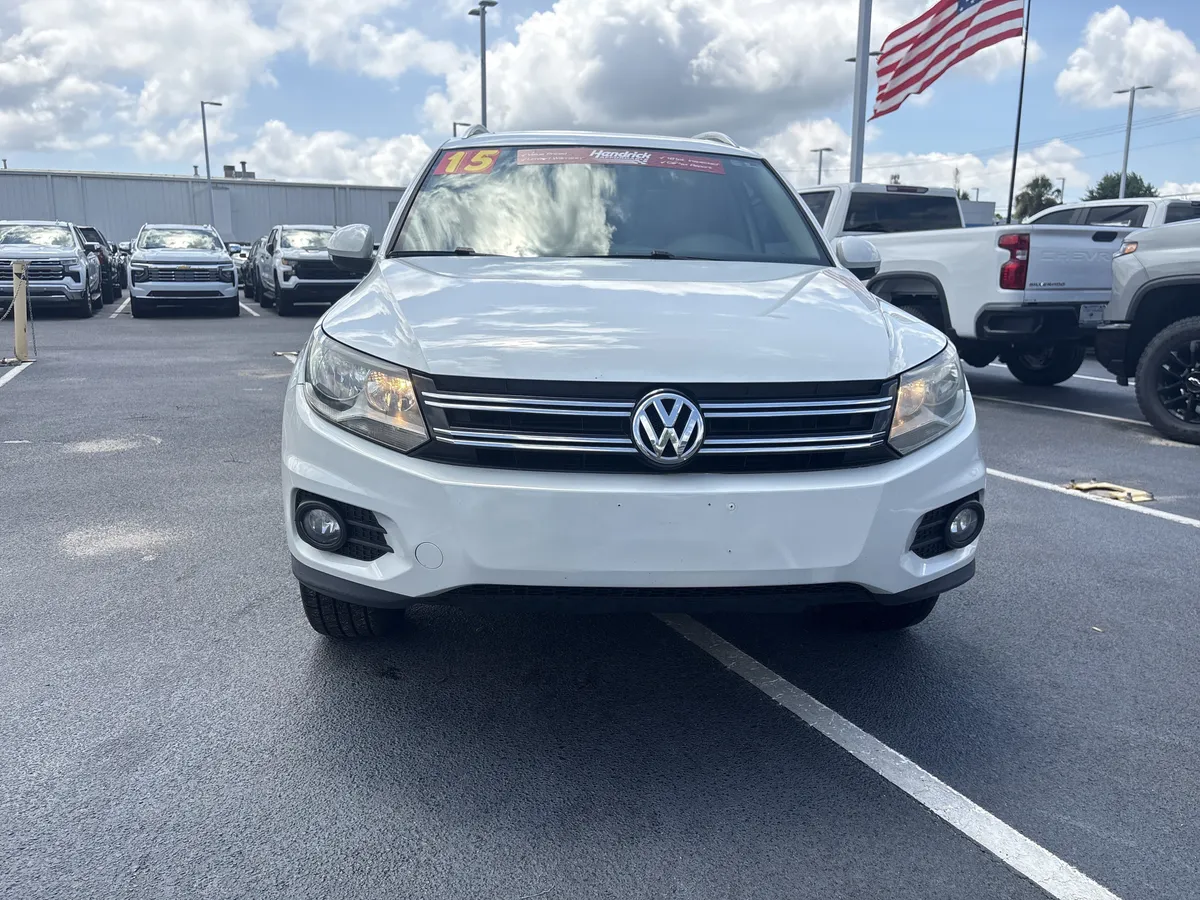 2015 Volkswagen Tiguan SEL thumbnail 16