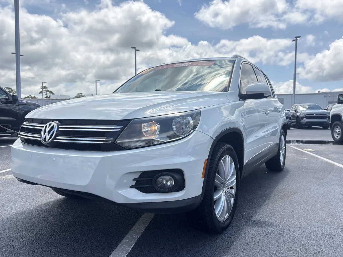 2015 Volkswagen Tiguan SEL thumbnail 17