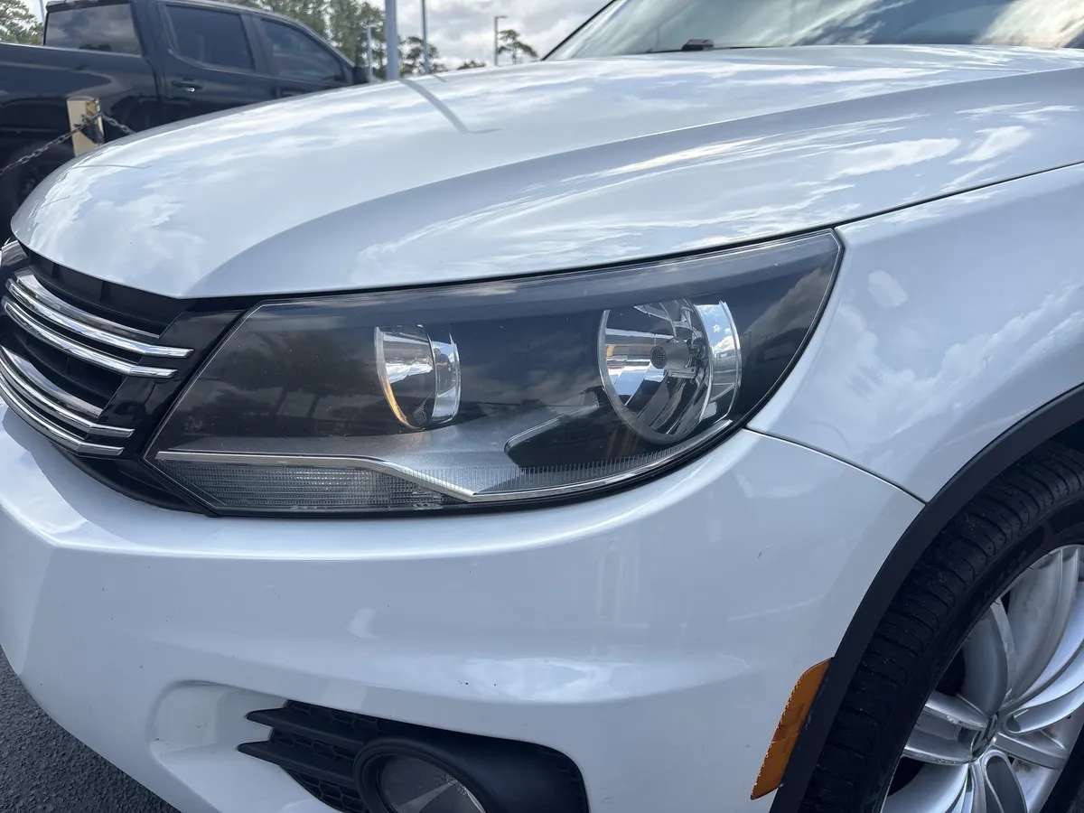 2015 Volkswagen Tiguan SEL thumbnail 19