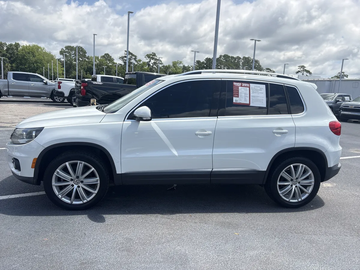 2015 Volkswagen Tiguan SEL thumbnail 21