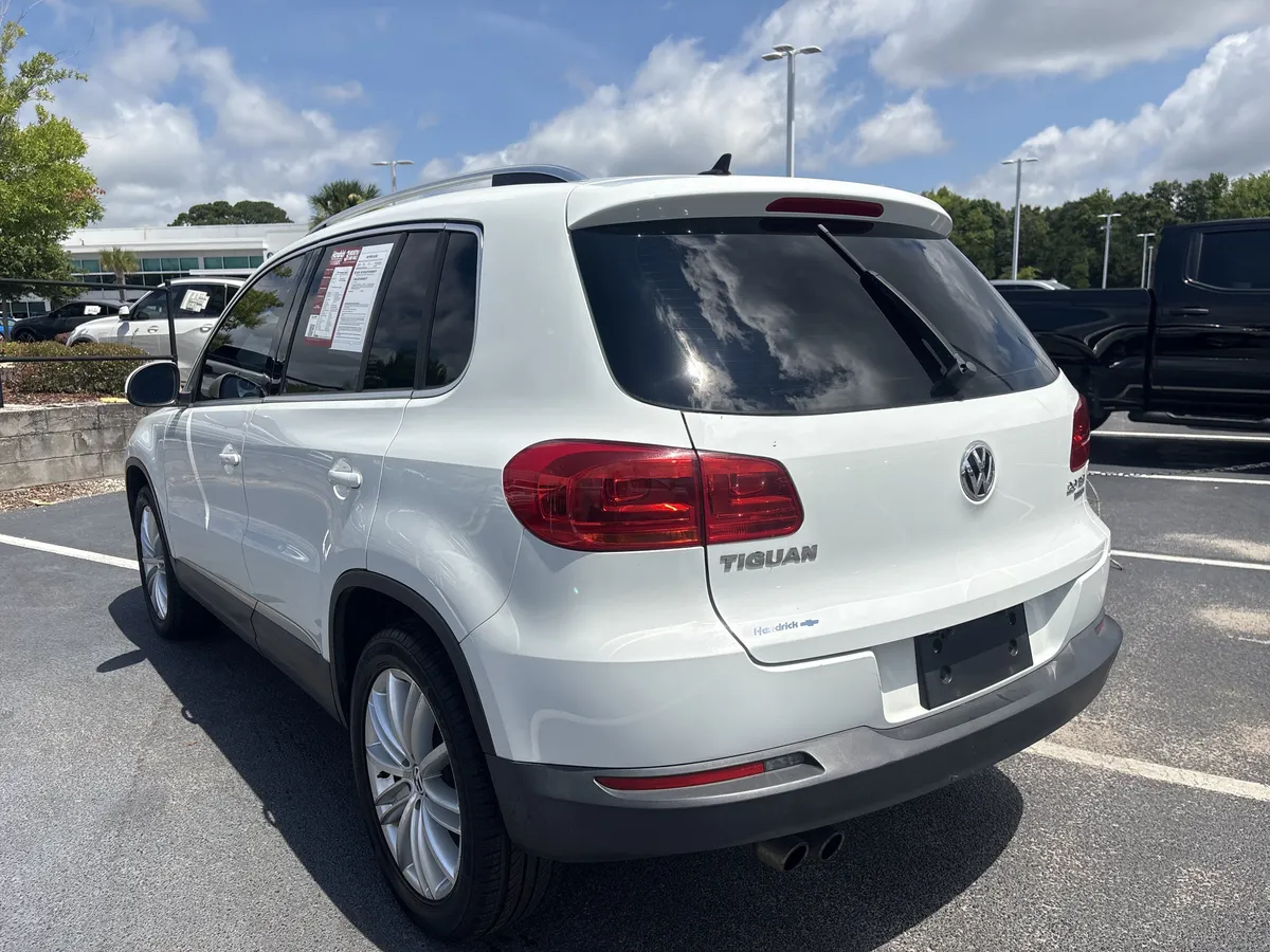 2015 Volkswagen Tiguan SEL thumbnail 22