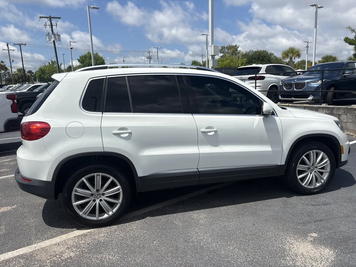 2015 Volkswagen Tiguan SEL thumbnail 25