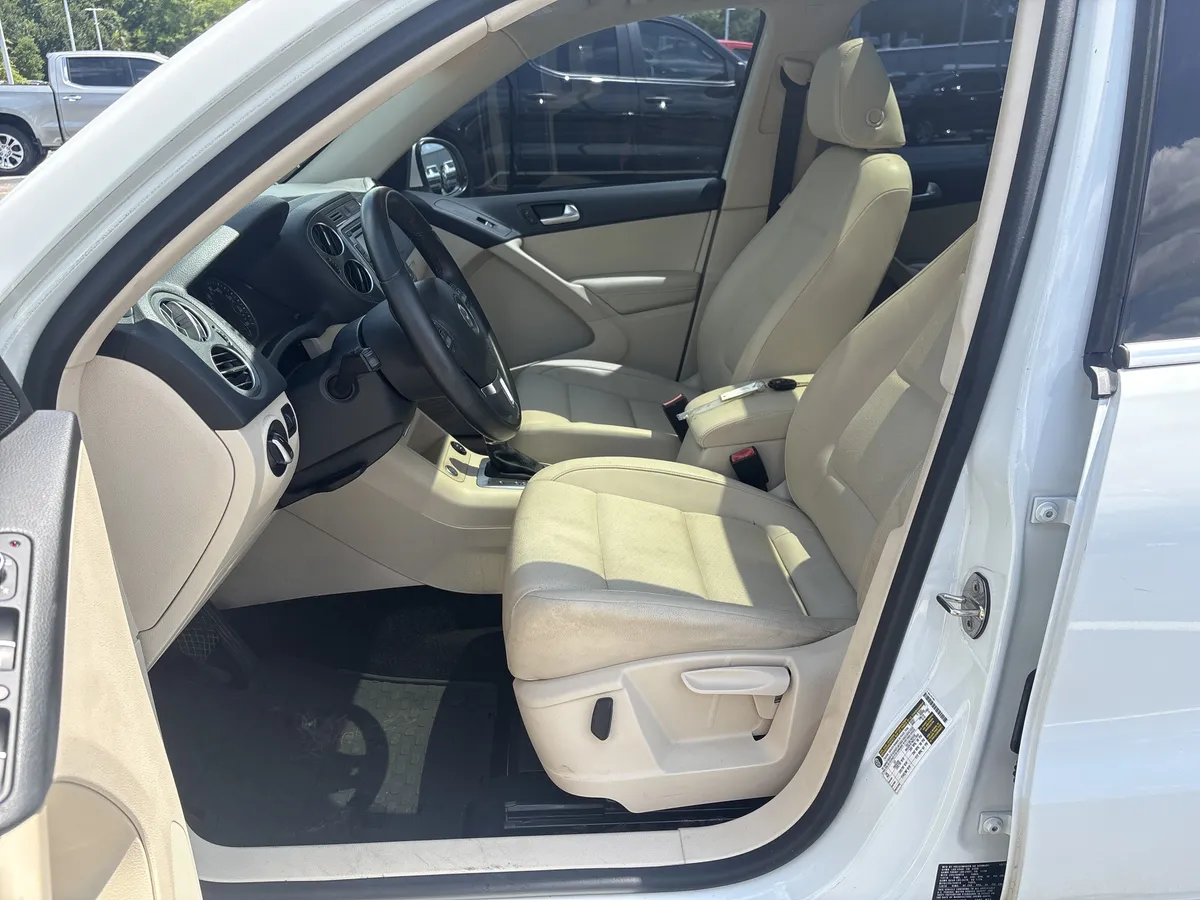 2015 Volkswagen Tiguan SEL thumbnail 29
