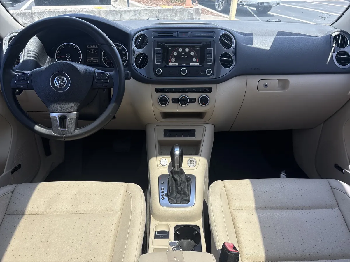 2015 Volkswagen Tiguan SEL thumbnail 30