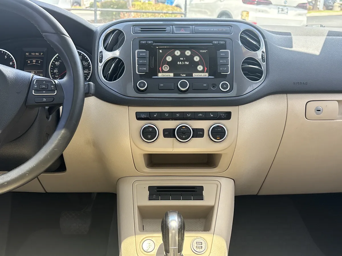 2015 Volkswagen Tiguan SEL thumbnail 31