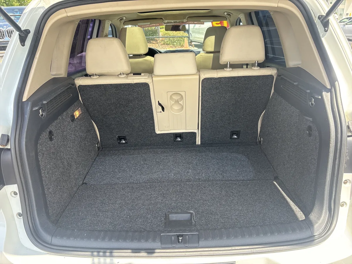 2015 Volkswagen Tiguan SEL thumbnail 32