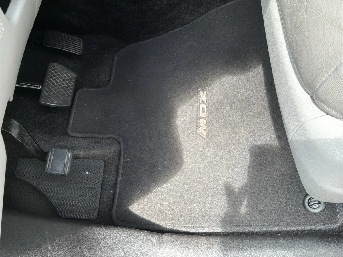 2016 Acura MDX thumbnail 17