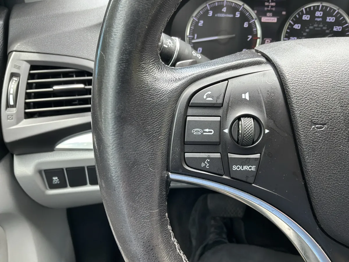 2016 Acura MDX thumbnail 19
