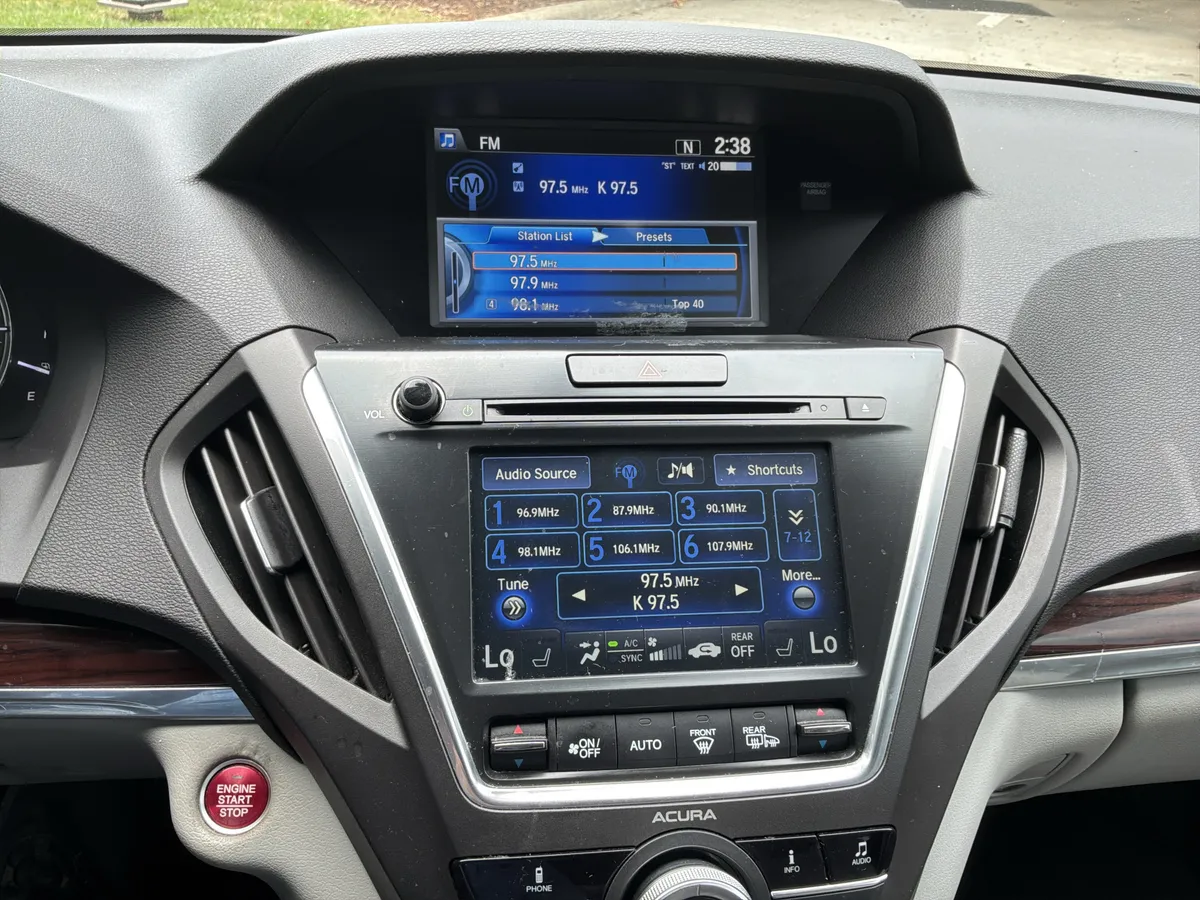 2016 Acura MDX thumbnail 24