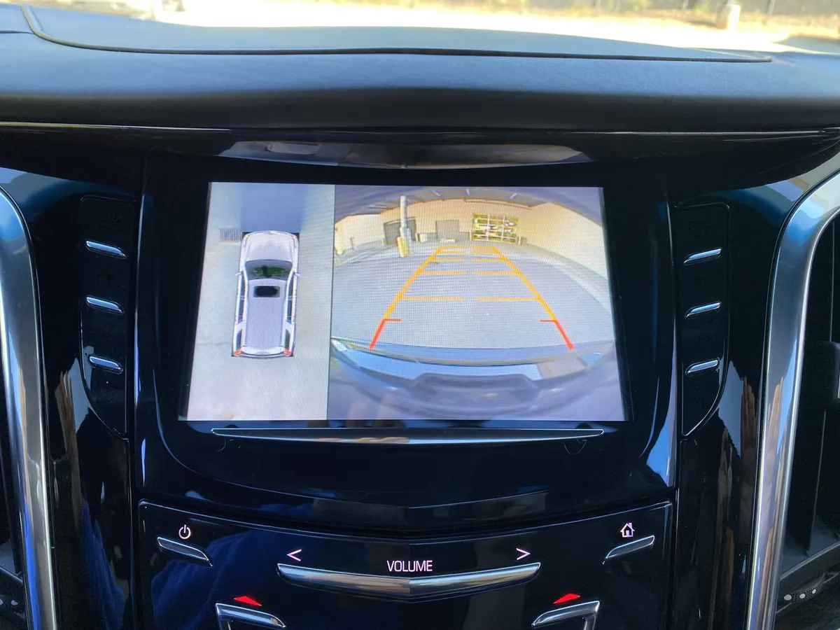 2016 CADILLAC Escalade Platinum thumbnail 27
