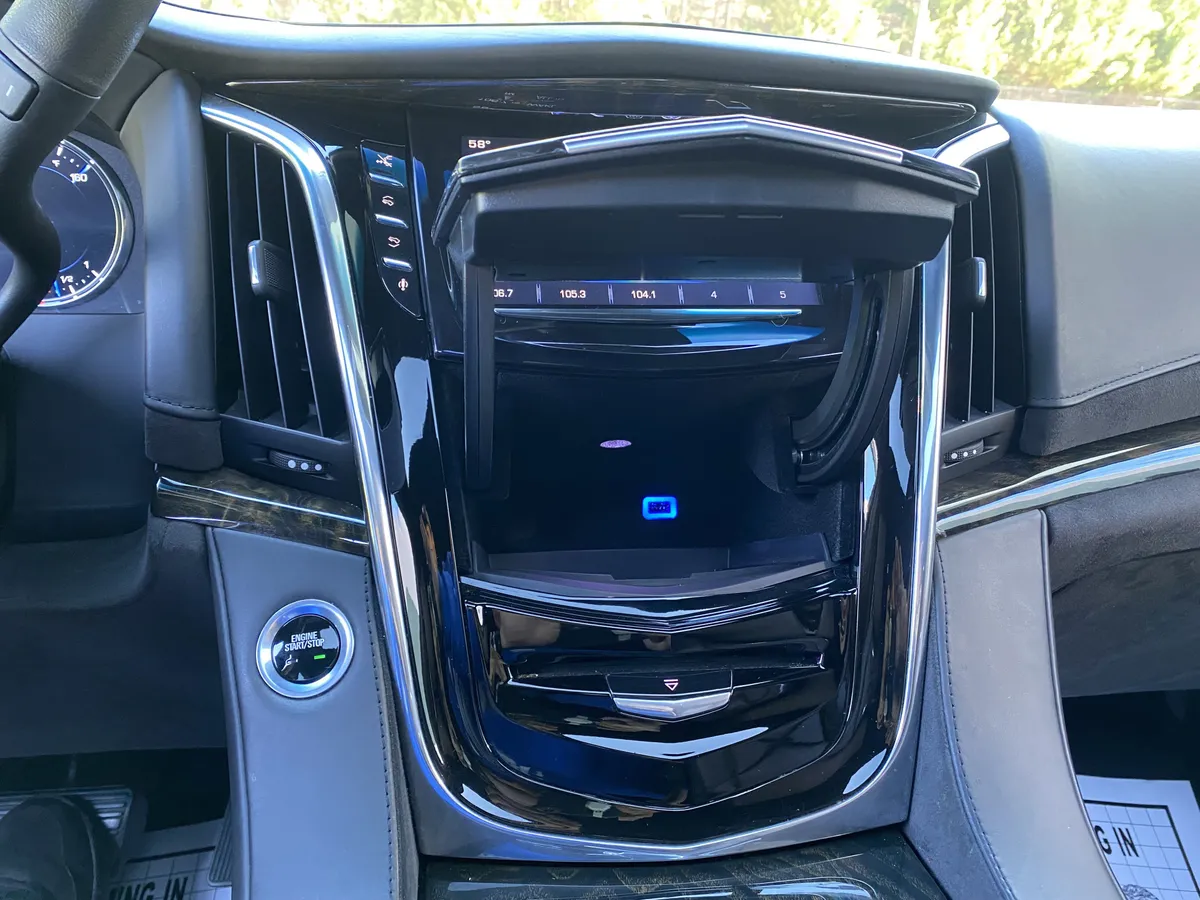 2016 CADILLAC Escalade Platinum thumbnail 29