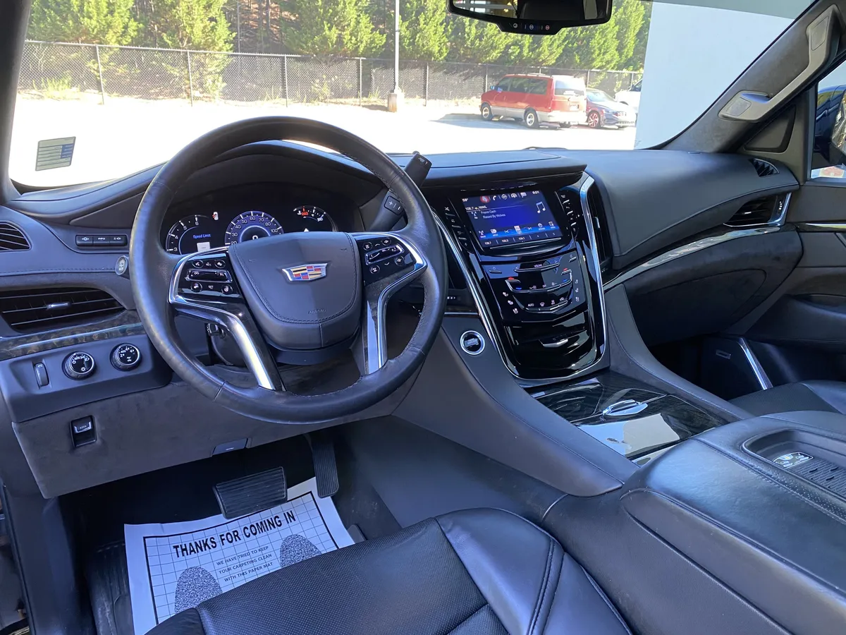 2016 CADILLAC Escalade Platinum thumbnail 37