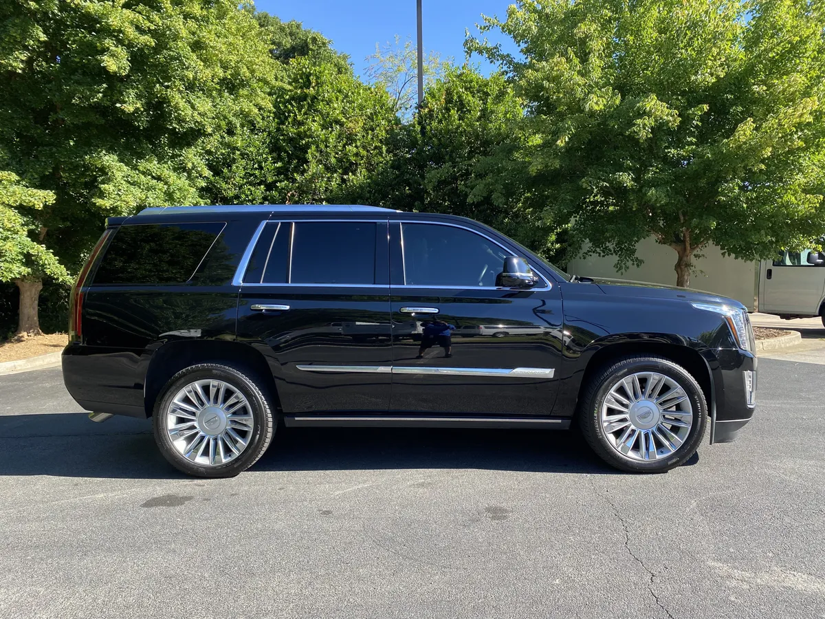 2016 CADILLAC Escalade Platinum thumbnail 9