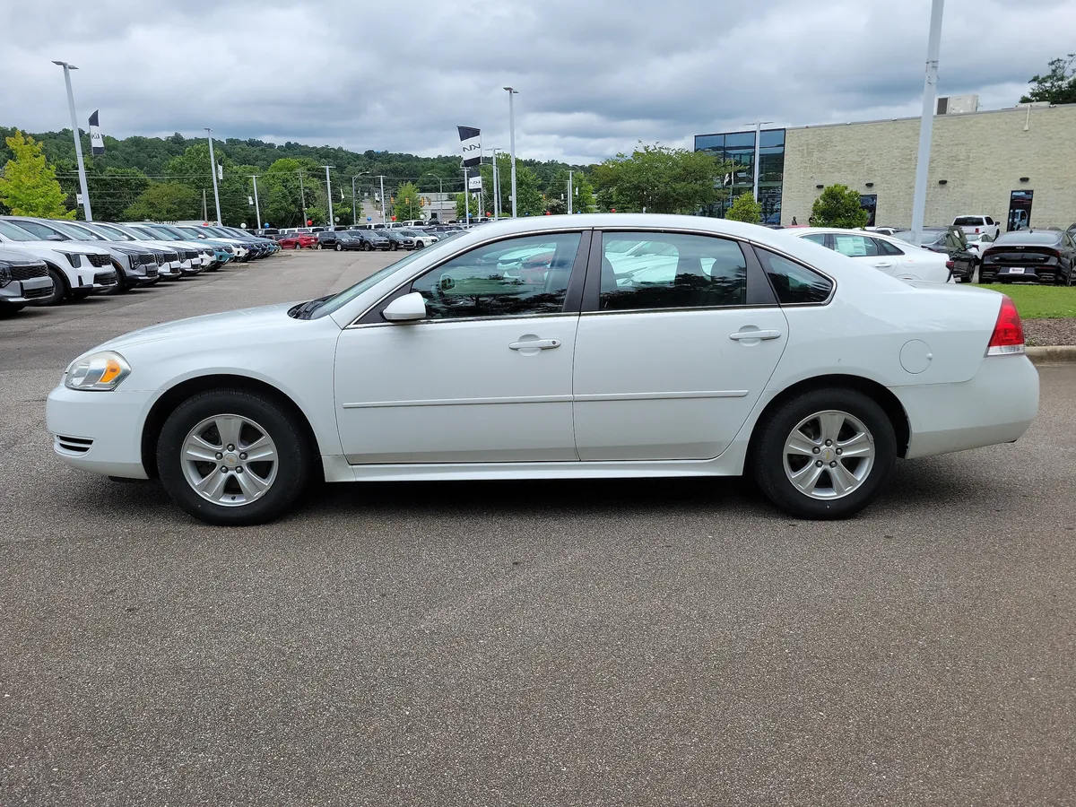 2016 Chevrolet Impala Limited LS thumbnail 2