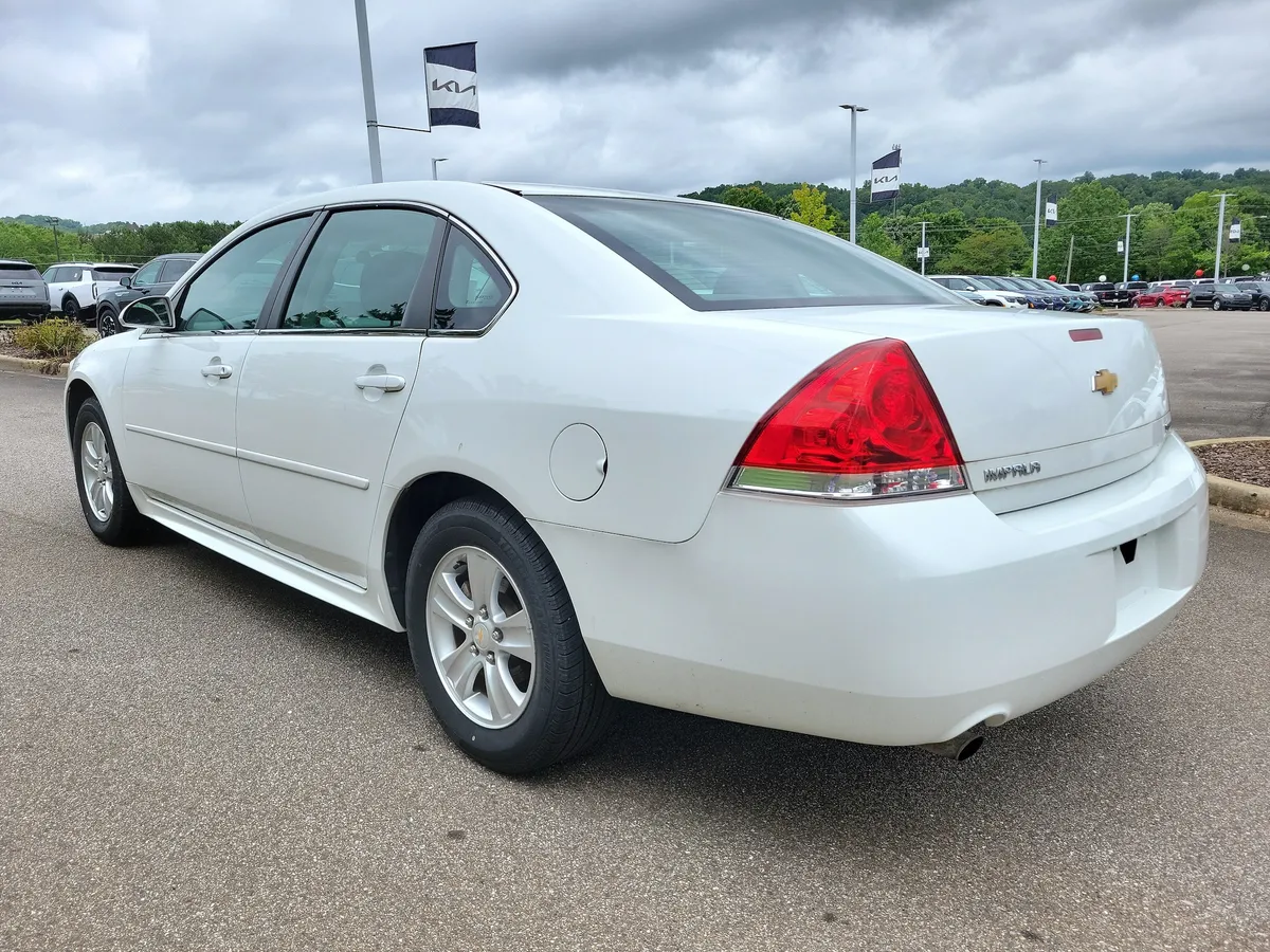 2016 Chevrolet Impala Limited LS thumbnail 3