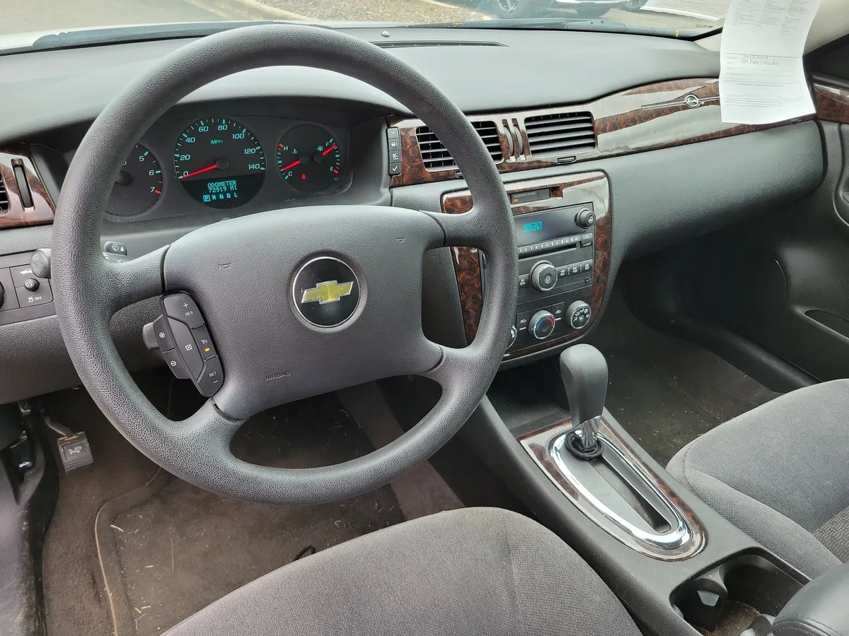 2016 Chevrolet Impala Limited LS thumbnail 9