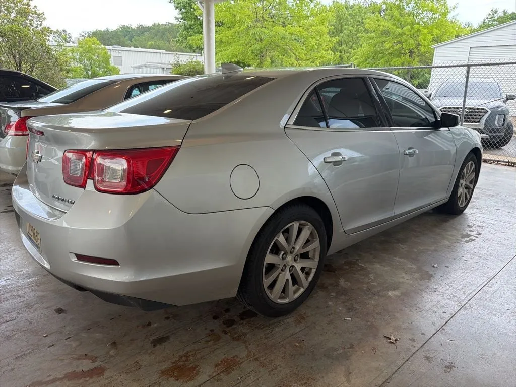2016 Chevrolet Malibu Limited LTZ thumbnail 3