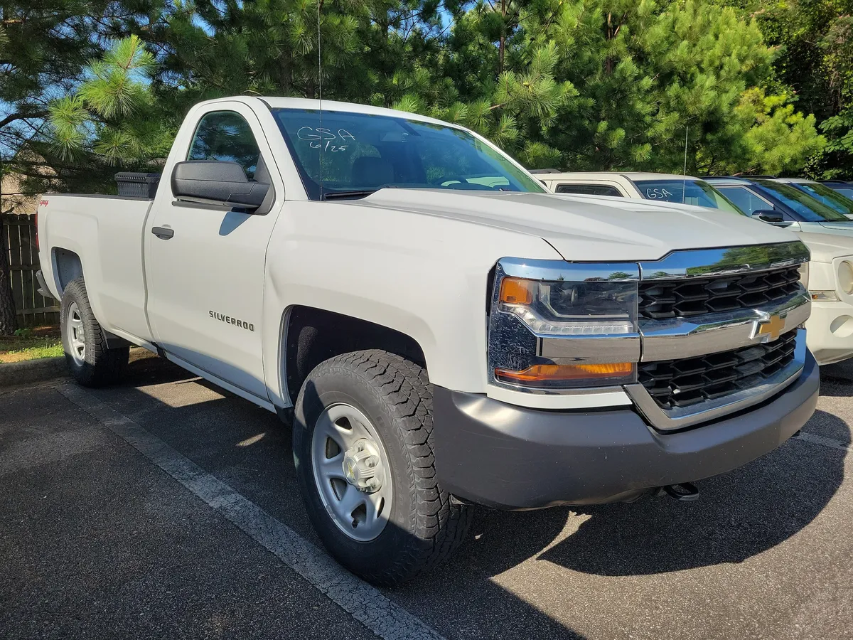 2016 Chevrolet Silverado 1500 thumbnail 3