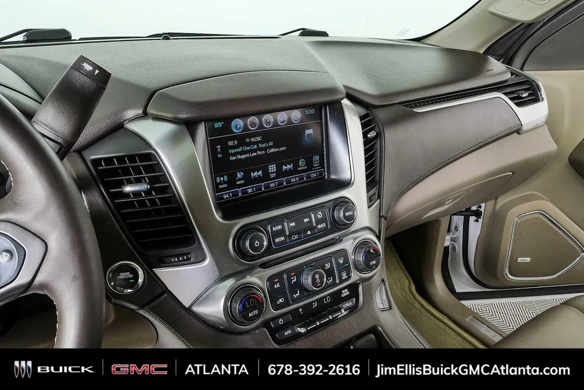2016 Chevrolet Suburban LT thumbnail 13
