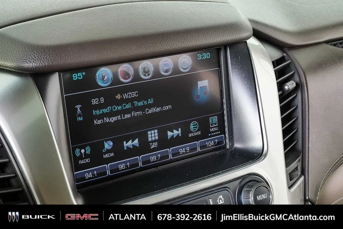 2016 Chevrolet Suburban LT thumbnail 14