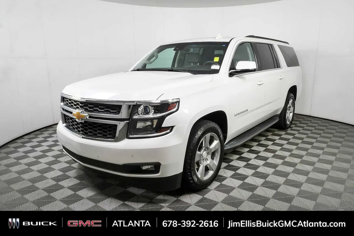 2016 Chevrolet Suburban LT thumbnail 28