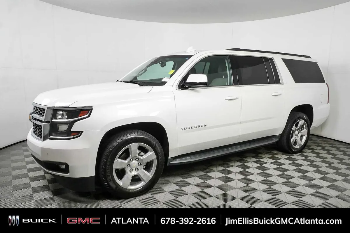 2016 Chevrolet Suburban LT thumbnail 29