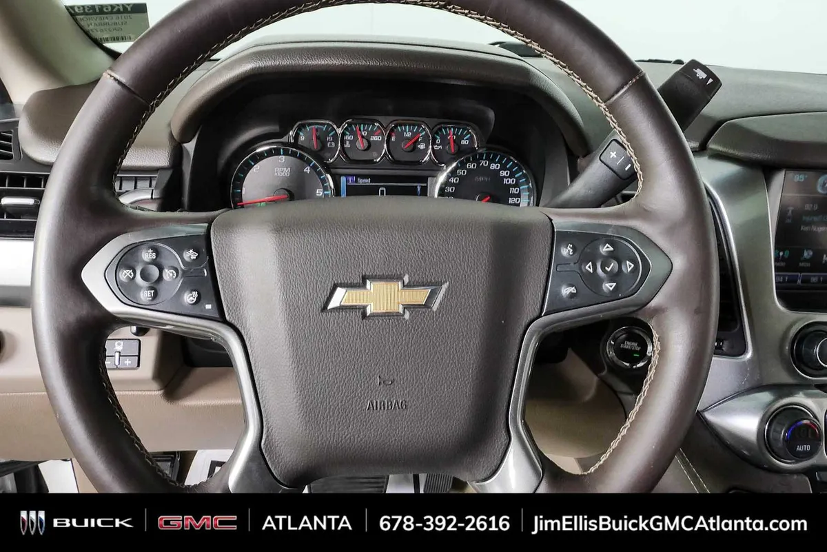 2016 Chevrolet Suburban LT thumbnail 9