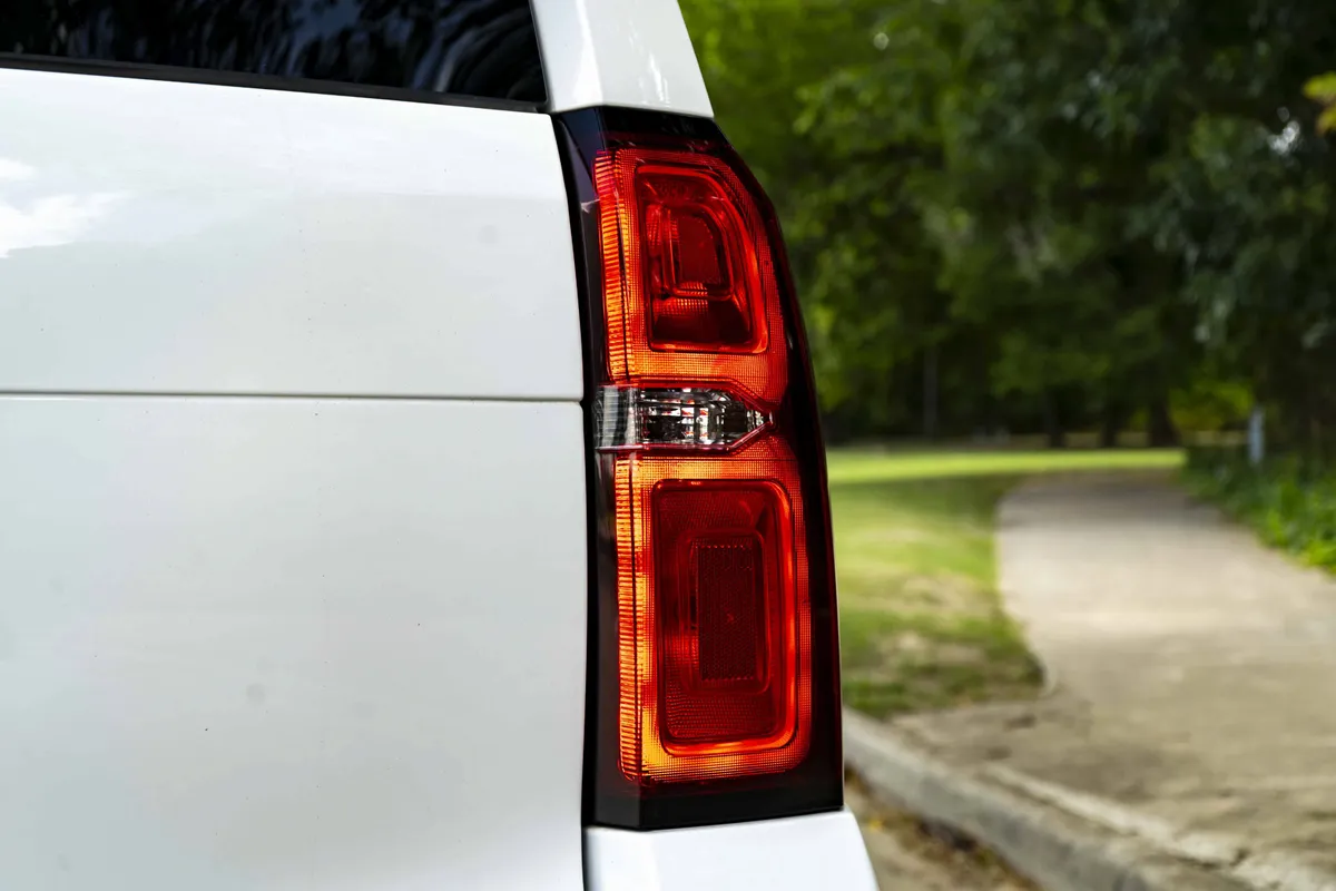 2016 Chevrolet Tahoe LT thumbnail 12