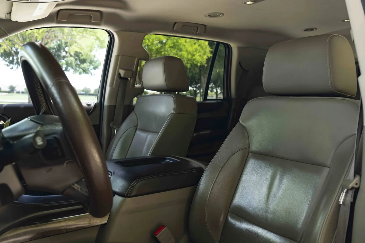 2016 Chevrolet Tahoe LT thumbnail 16