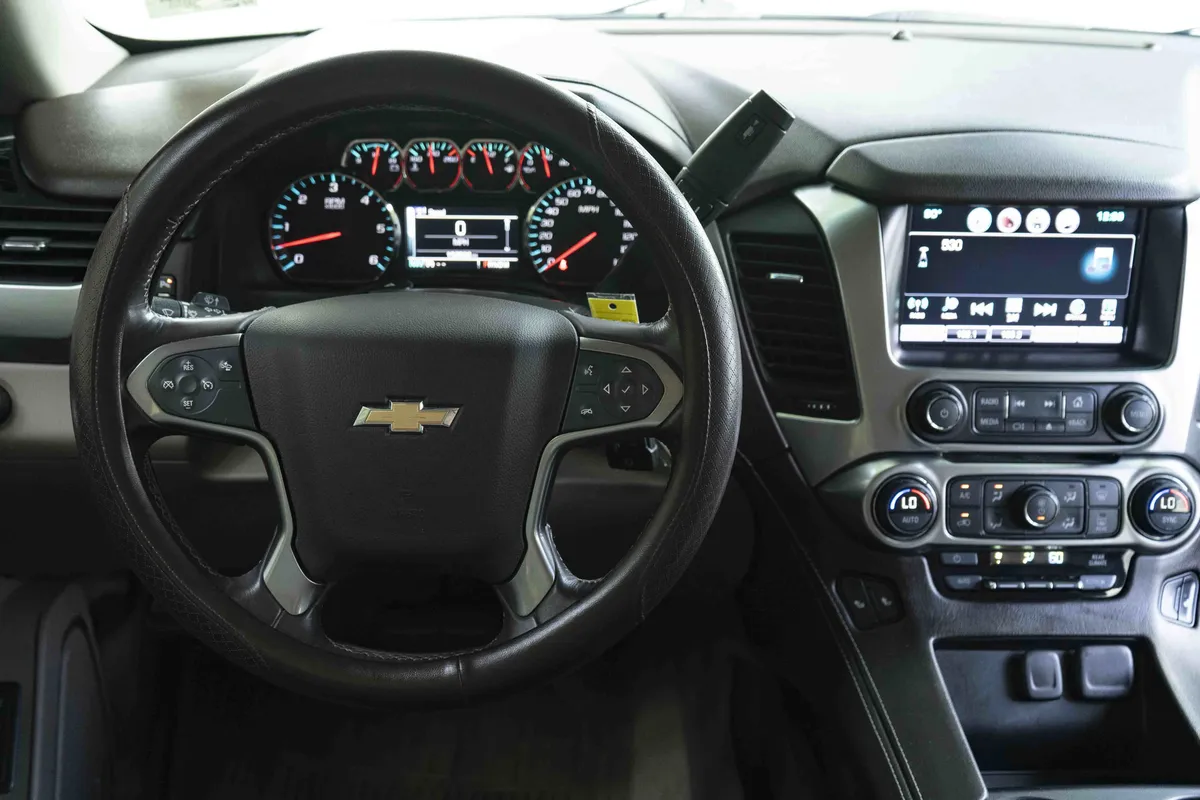 2016 Chevrolet Tahoe LT thumbnail 19