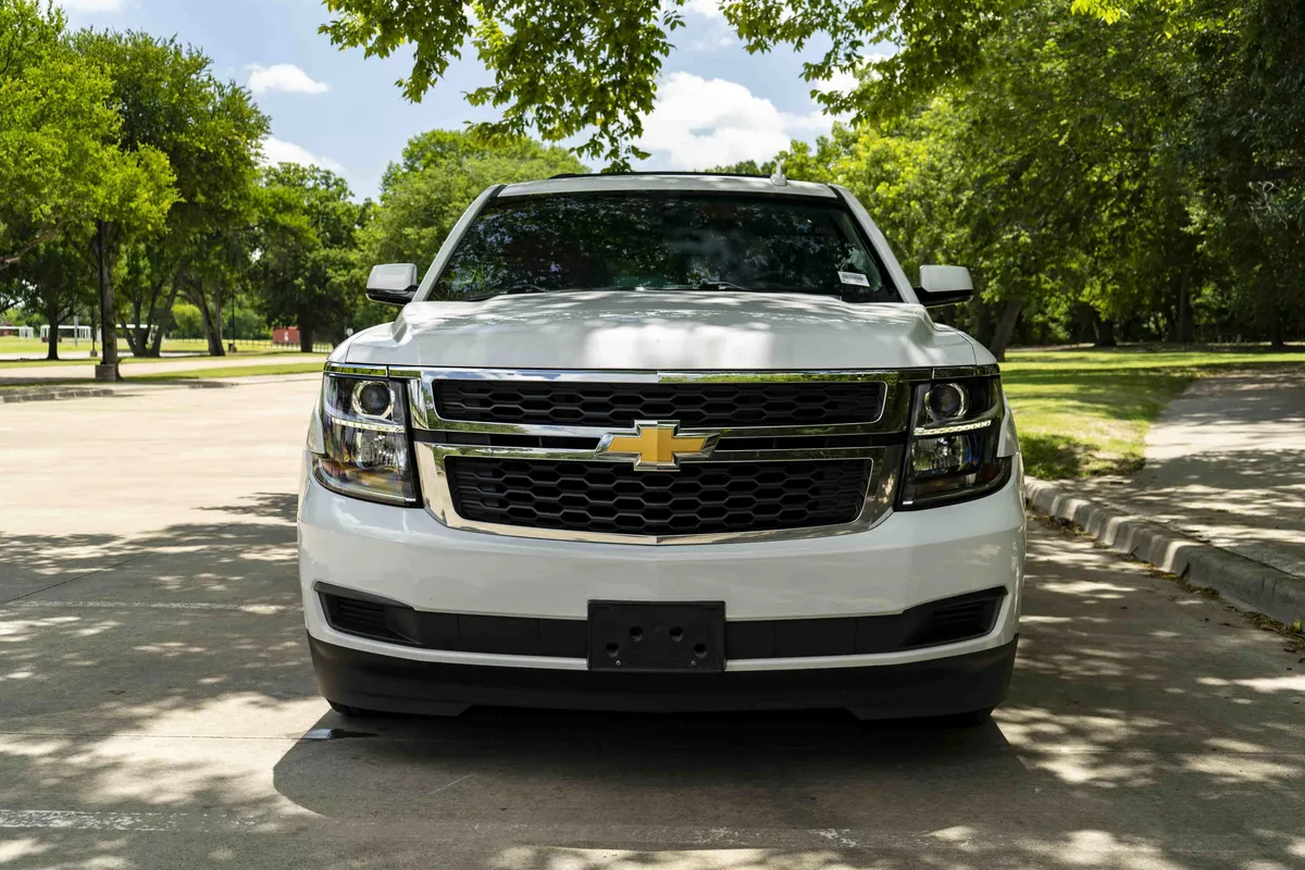 2016 Chevrolet Tahoe LT thumbnail 2