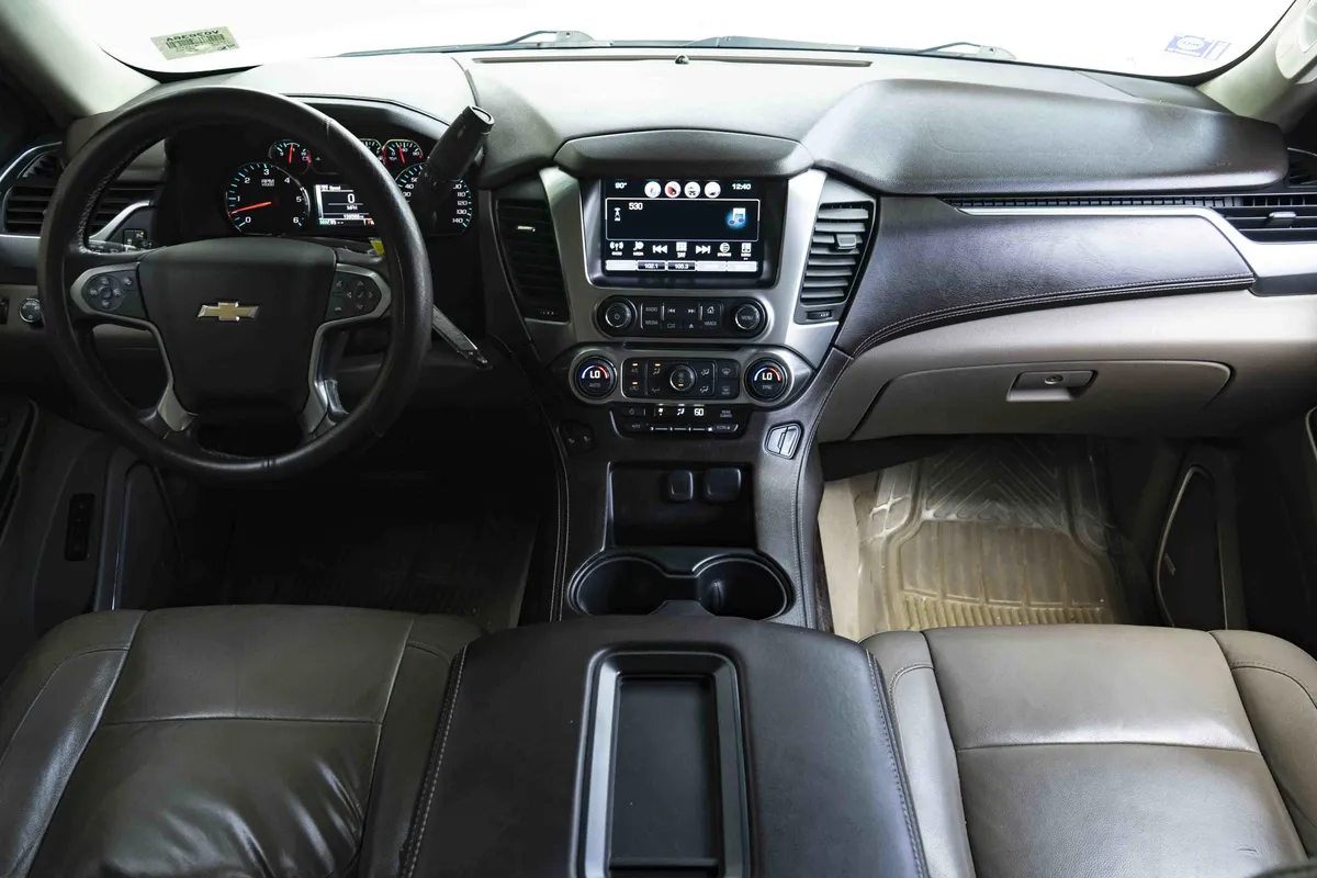 2016 Chevrolet Tahoe LT thumbnail 24