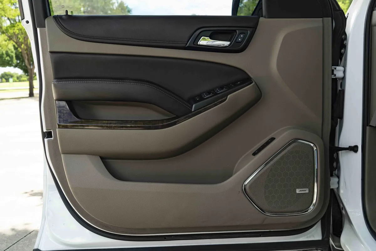 2016 Chevrolet Tahoe LT thumbnail 32