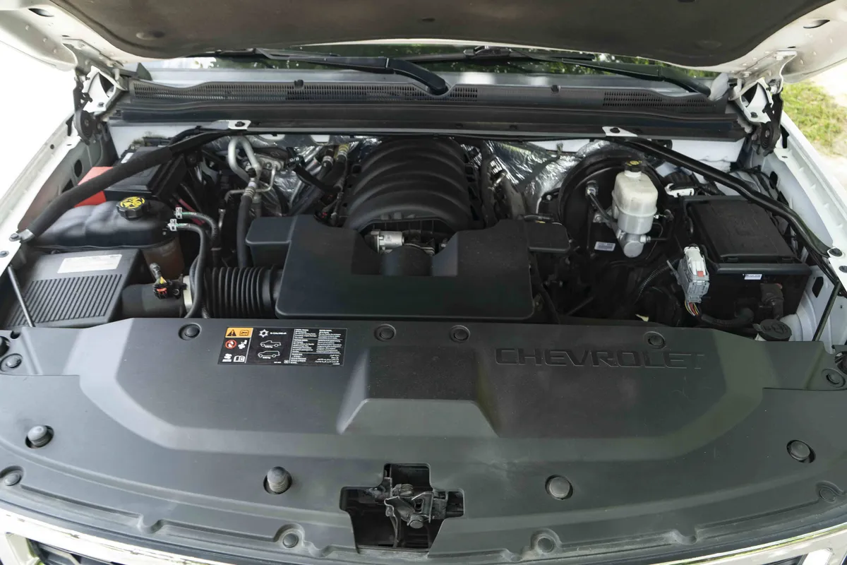 2016 Chevrolet Tahoe LT thumbnail 41