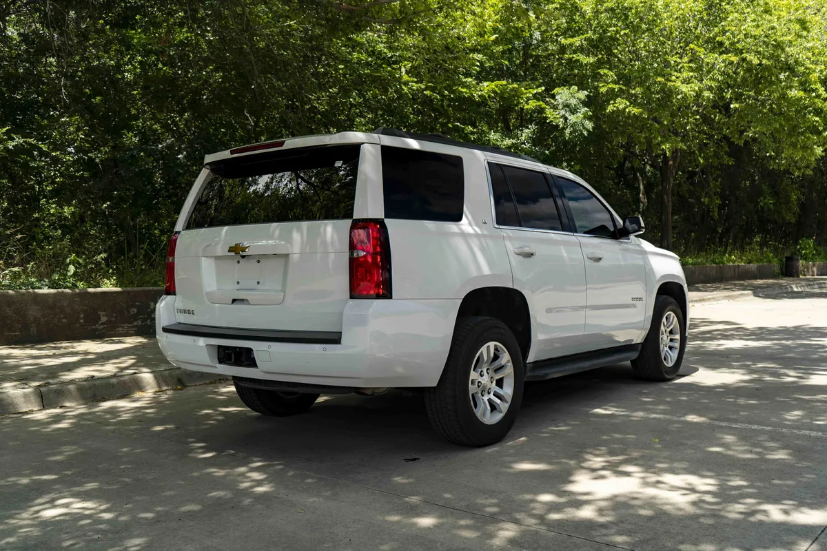 2016 Chevrolet Tahoe LT thumbnail 8