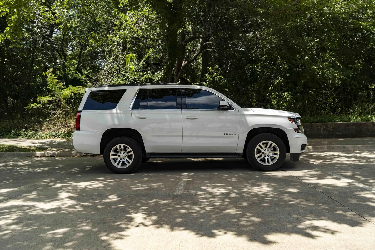 2016 Chevrolet Tahoe LT thumbnail 9