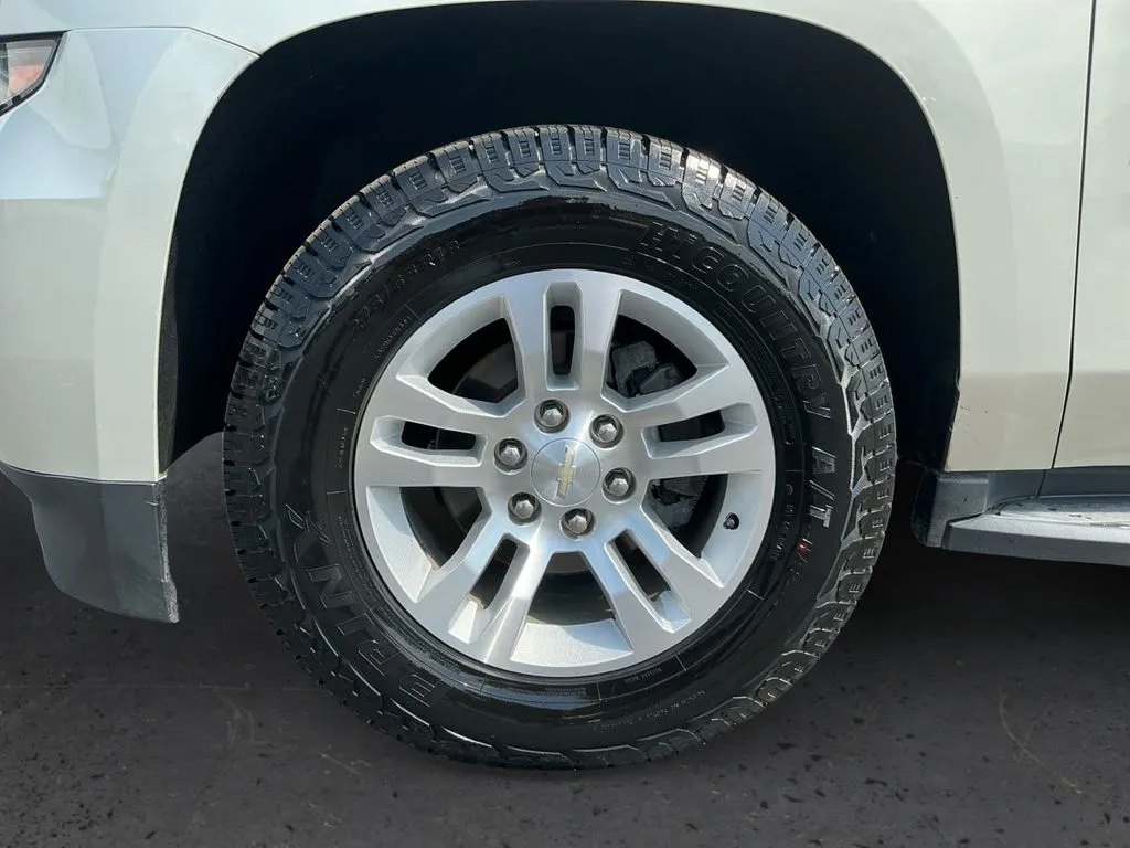 2016 Chevrolet Tahoe LT thumbnail 13
