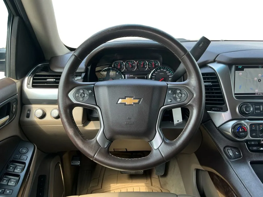 2016 Chevrolet Tahoe LT thumbnail 18
