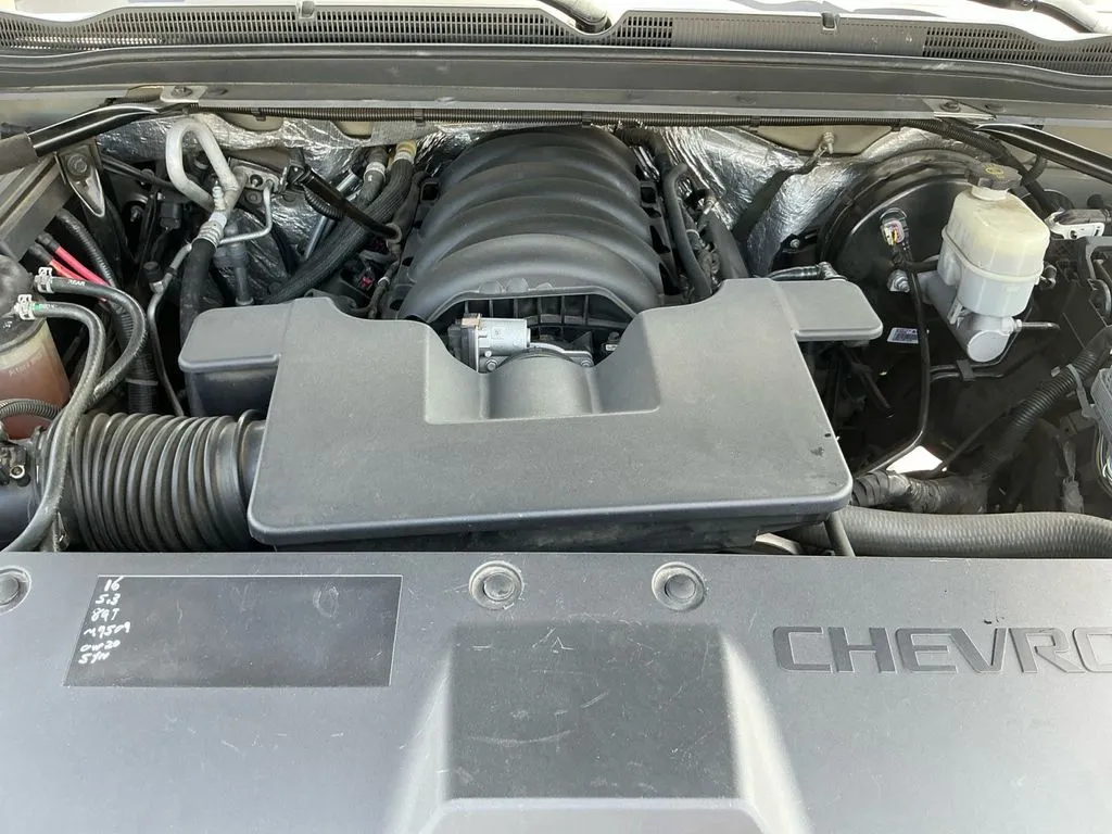 2016 Chevrolet Tahoe LT thumbnail 25