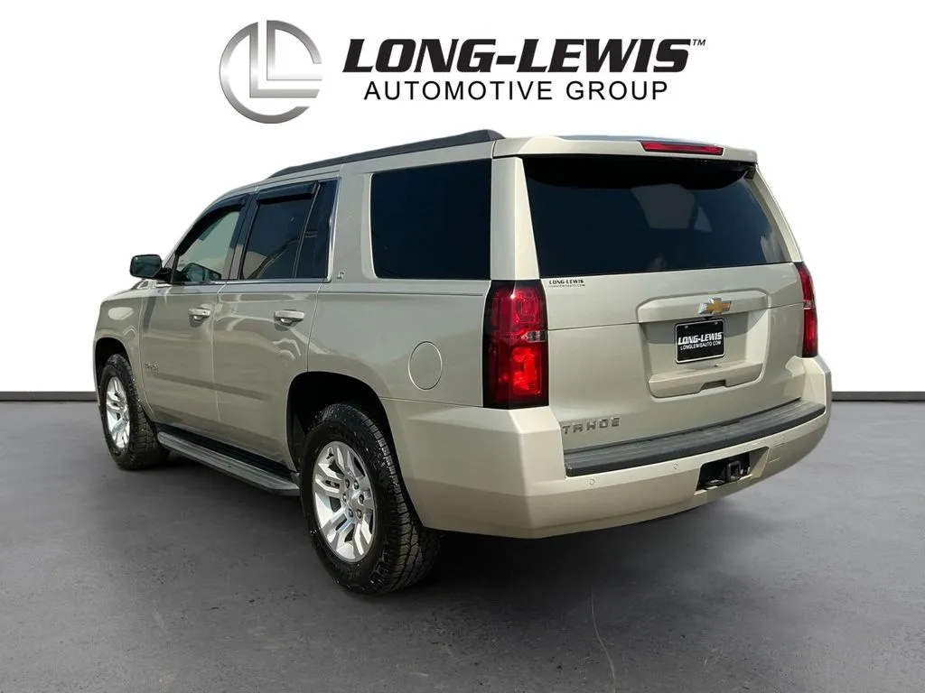 2016 Chevrolet Tahoe LT thumbnail 4