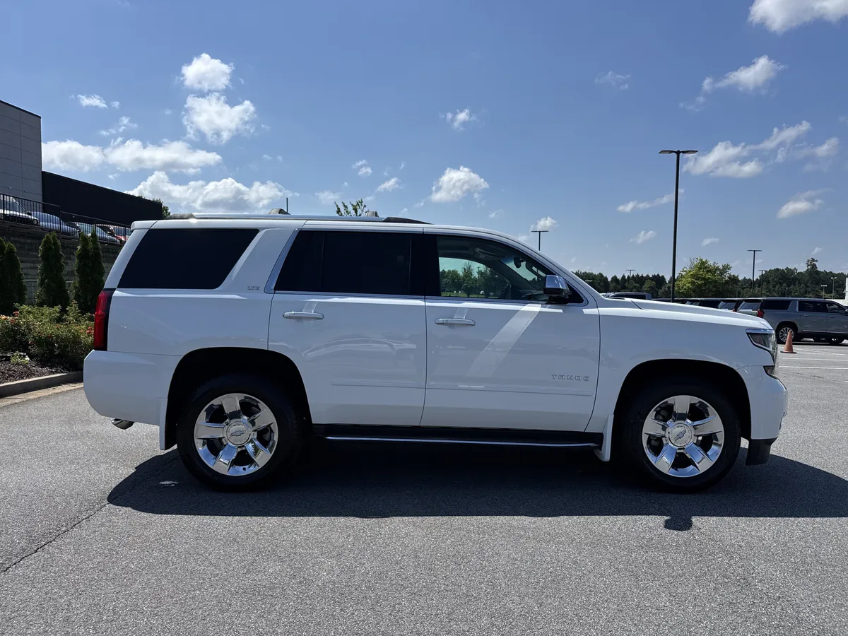 2016 Chevrolet Tahoe LTZ thumbnail 10