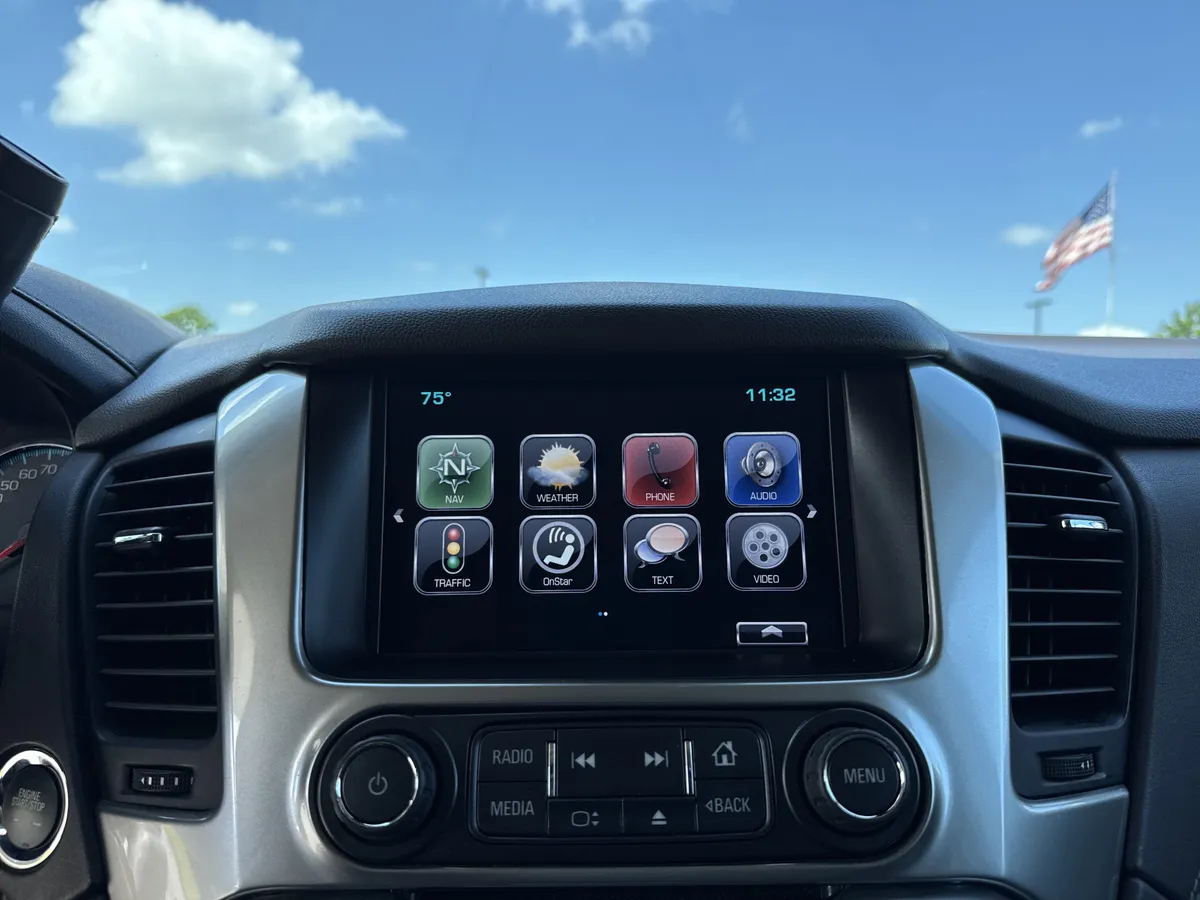 2016 Chevrolet Tahoe LTZ thumbnail 15